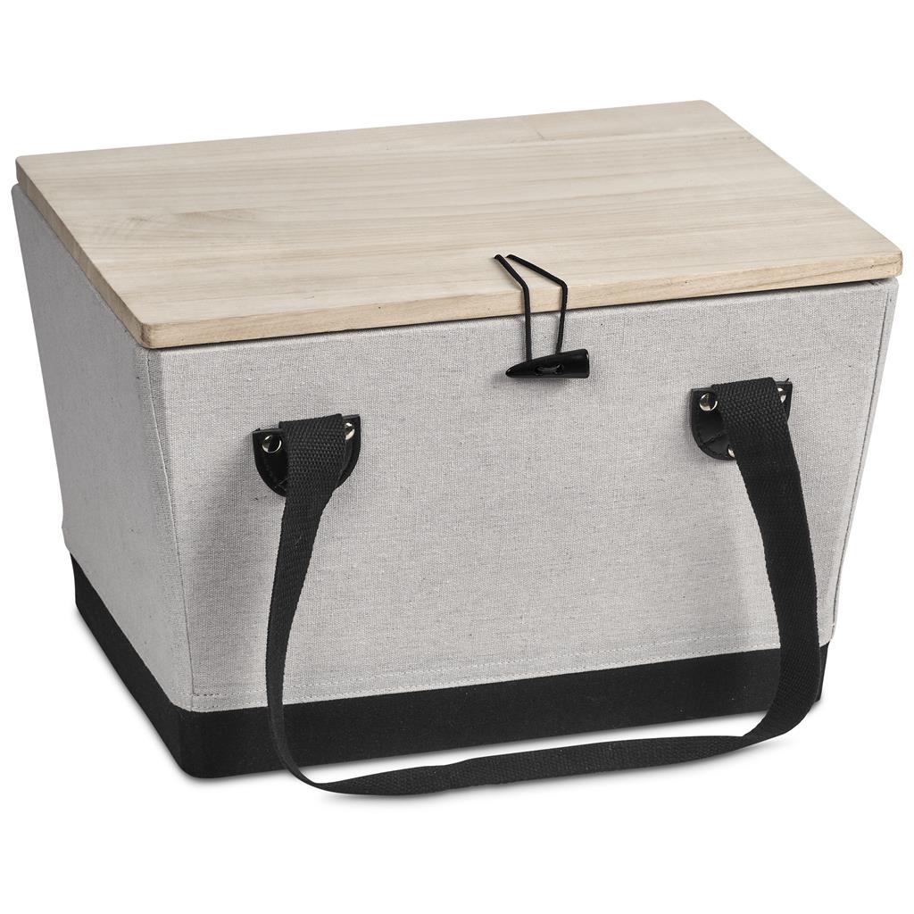 Serendipio Willow 4-Person Picnic Basket